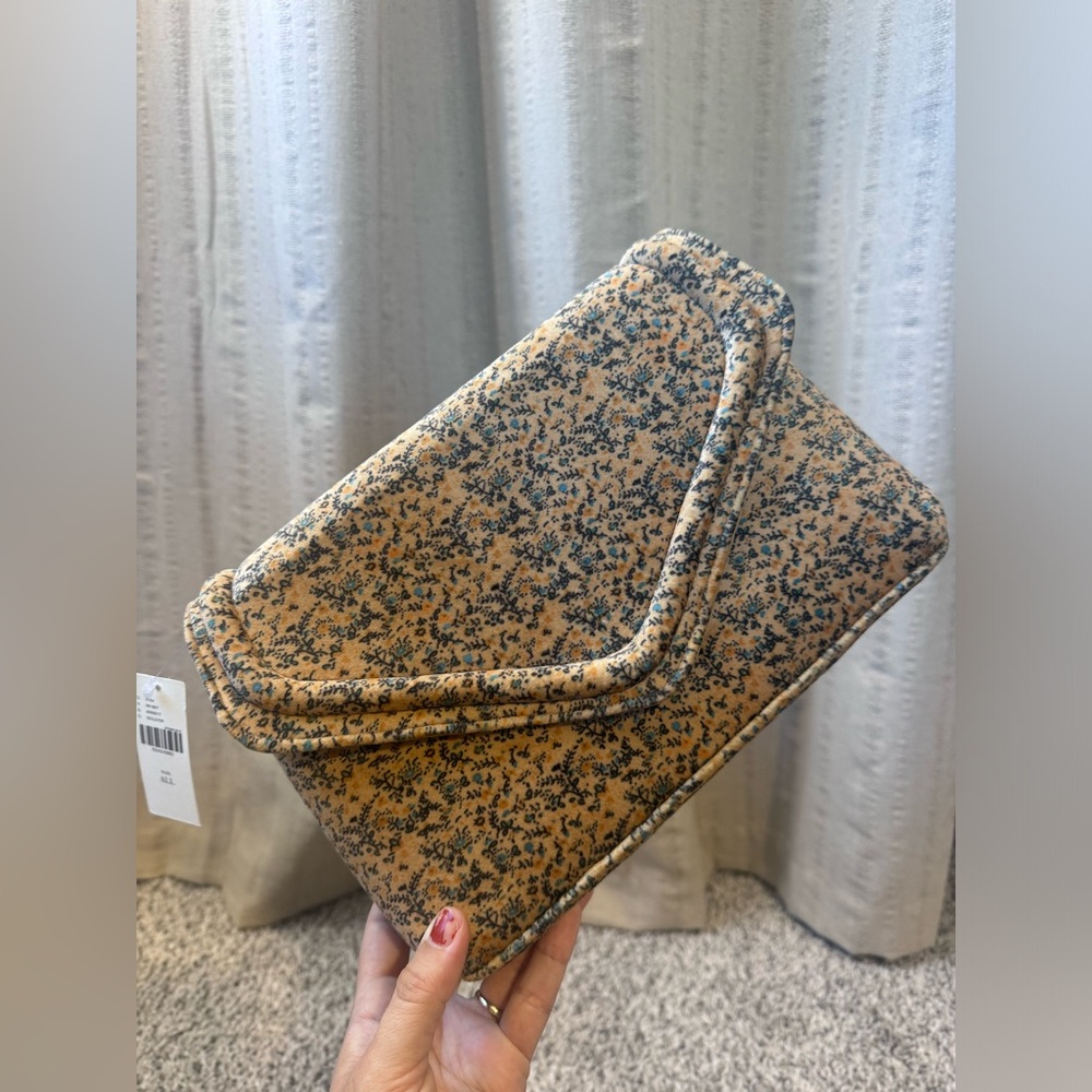 NWT Anthropologie velour Clutch with Pearl Chain - Picture 4 of 5